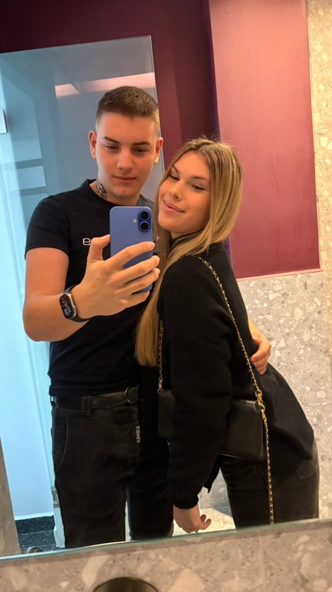 Εδω ειμαστε στο ξενοδοχειο